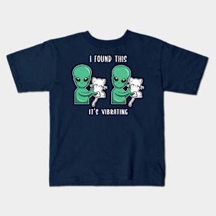 I Found This It's Vibrating Alien Cat gift idea present Kids T-Shirt